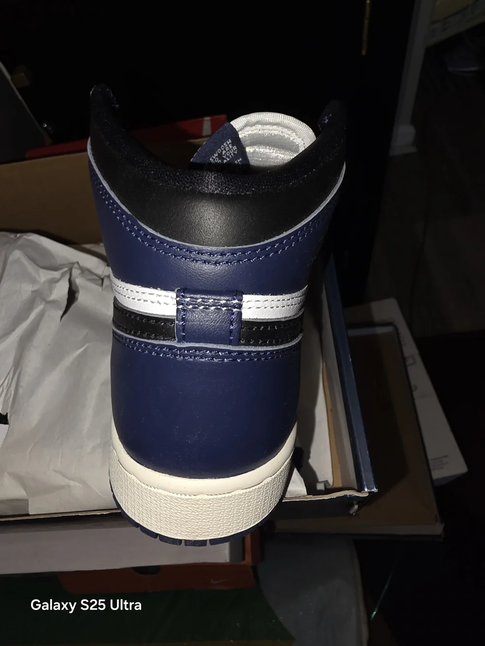 Air Jordan 1 Retro High - White, Navy & Black. New In Box 4Y/5.5W. MFRP: $140